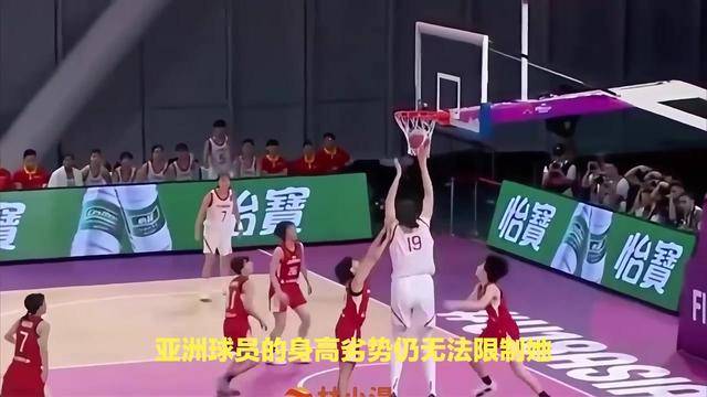 莱万多夫斯基重返赛场，反败为胜首场状态出色，雄鹿观众沸腾！再创辉煌时刻(莱万多夫斯基是巨星吗)