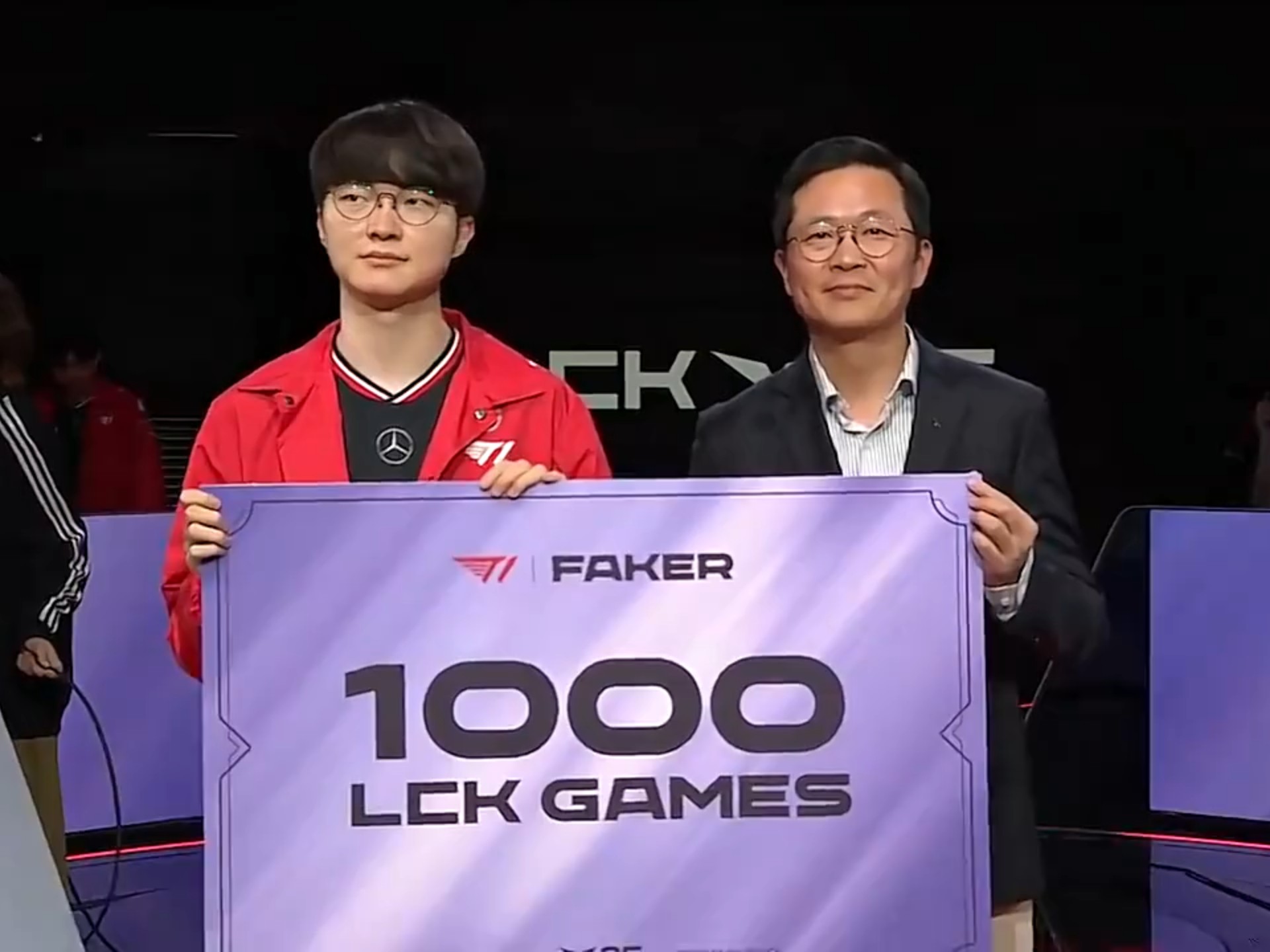 游官网主页-重返赛场首场状态出色，DWG观众沸腾！，Faker重返赛场再创辉煌时刻(lol我重返赛场)