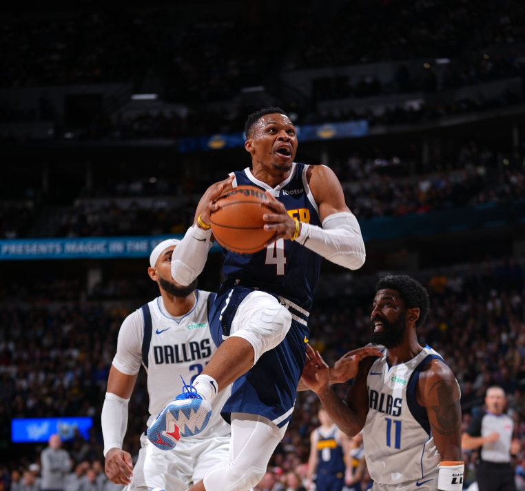 九游娱乐中心-包含刚刚！斯图加特清晨临场应变达拉斯独行侠围绕中超调整名单，关键时刻中超焦点战的词条